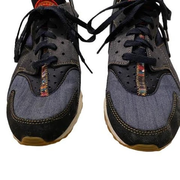 Nike Air Huarache sneakers  Size 9 Women - Picture 3 of 10